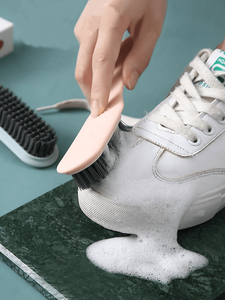 Cuci sepatu sneakers